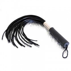 Le fouet en caoutchouc Le fouet en caoutchouc