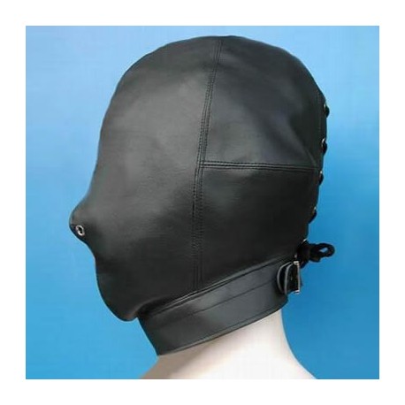 Cagoule simple : total soumission en cuir
