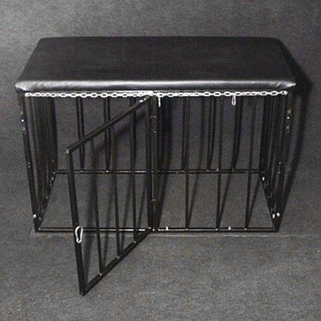 Cage pour soumis : Métal et cuir